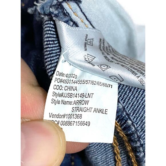 Jessica Simpson Jeans 30 Arrow Straight Ankle Distressed Rips Raw Hem Dark Wash - Picture 9 of 9